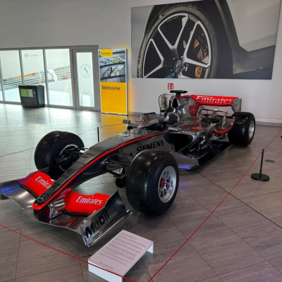 Anglie - na vlnách automobilového průmyslu a námořnictva